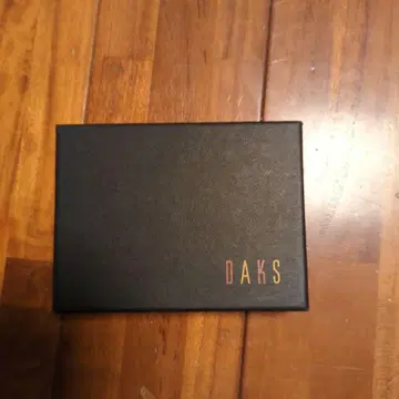 DAKS 체크 무늬 3단 폴더형 지갑
