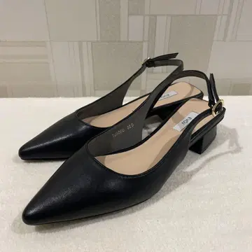 EVOA 블랙 스틸레토 샌들