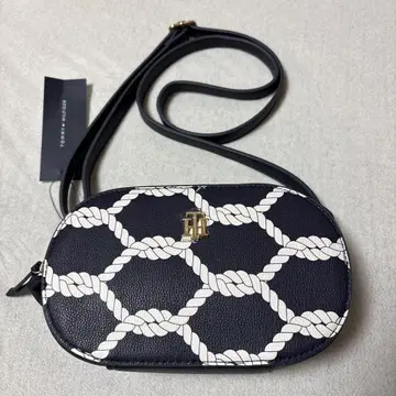 새상품 타미힐피거 숄더백