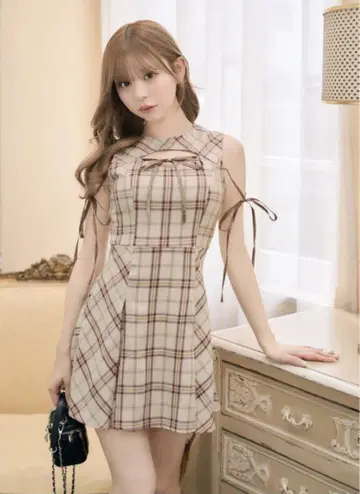 미셸 마카롱 MichellMacaron 프론트 오픈 체크 미니 원피스