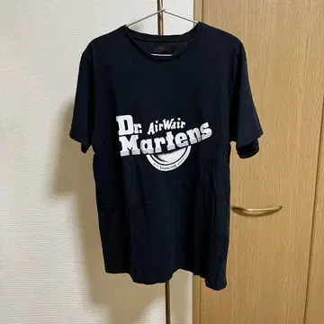 Dr. Martens 블랙 티셔츠 M