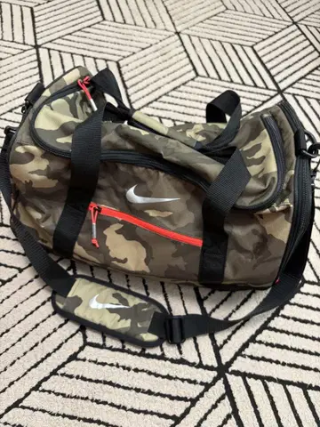 Nike 카모플라주 보스턴 백