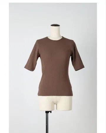 FORME 히가시하라 아키 브라운 반팔 상의