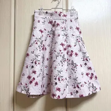 JILLbyJILLSTUART 브로케이드 플로럴 플레어 스커트
