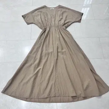 에부르 롱 원피스 플레어 A 라인 베이지 린넨