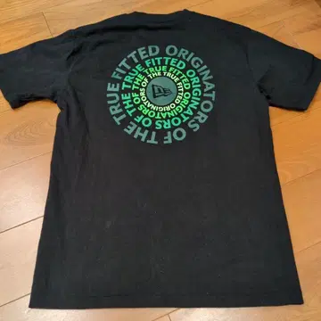 뉴에라 블랙 티셔츠 X LARGE