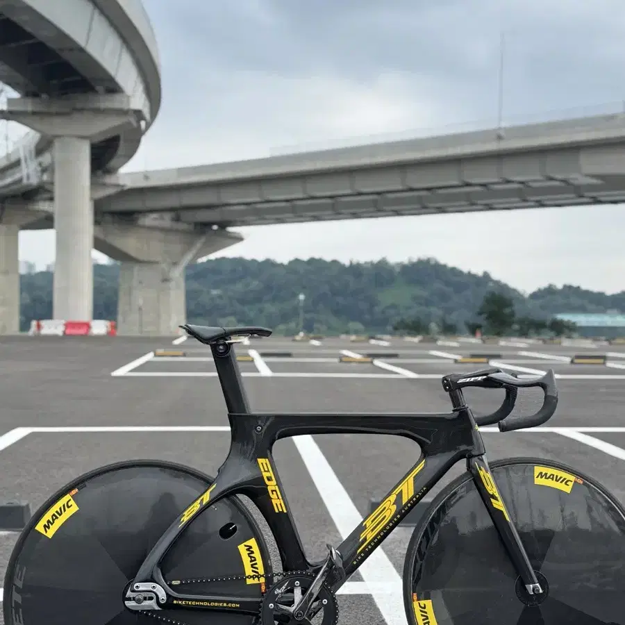 BT Edge Track Fixie, Size 59 on Bunjang Global Site.