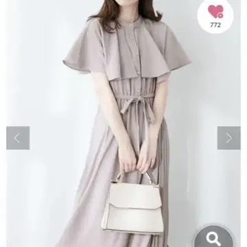 내추럴 꾸뛰르 사이드 플리츠 케이프 원피스