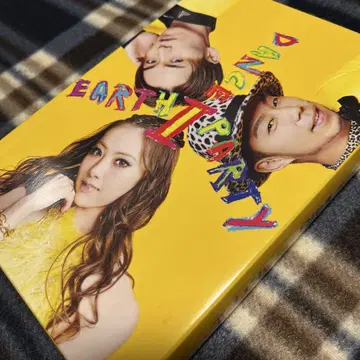 DANCE EARTH PARTY 퍼스트 앨범