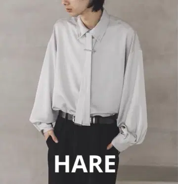 택 포함 새상품 HARE 실버 부품 부착 보타이 셔츠 그레이