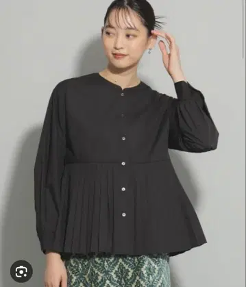 레이빔즈 플리츠 절개 C/N 셔츠 블랙 새상품급