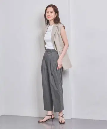 UNITED ARROWS 턱 테이퍼드 크롭 팬츠 36 애로우즈