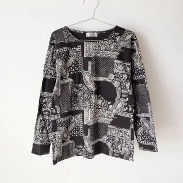 USED 구제 의류 페이즐리 반다나 무늬 7부 소매 티셔츠 롱T 상의