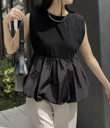 카프리 슈레 마쥬 벌룬 도킹 티셔츠 블랙
