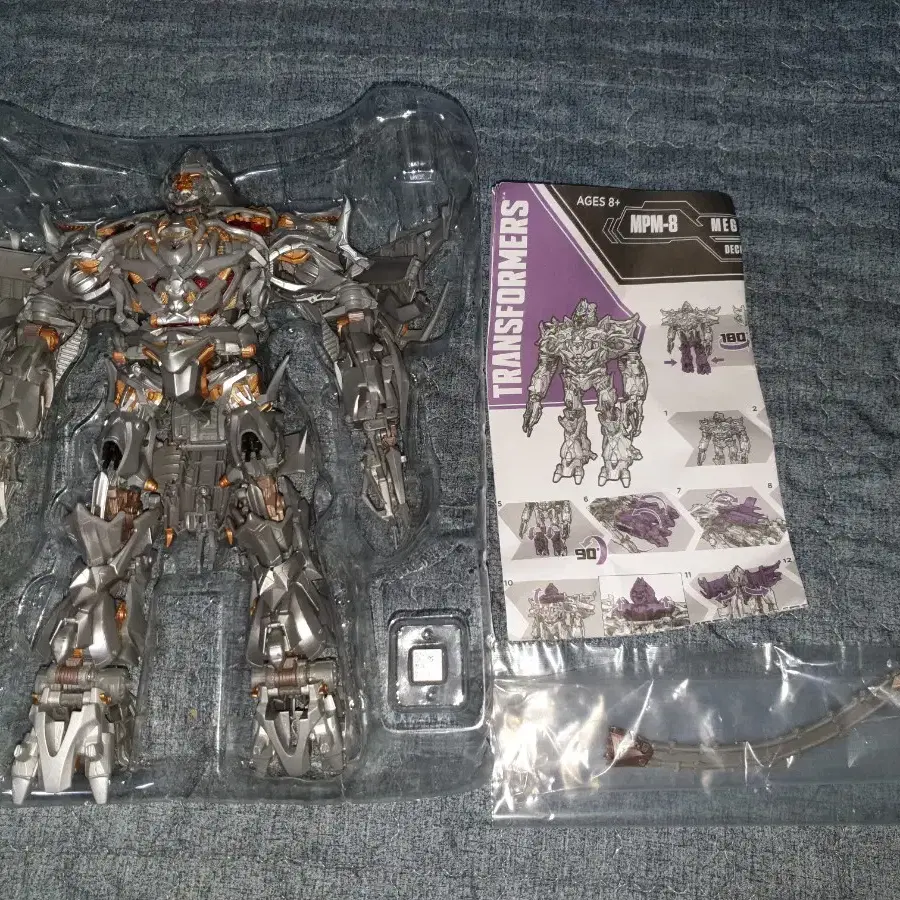 Selling Transformers MPM figure Megatron. #megatron,#타카라토미,#트포,#매가트론,#옵티머스  on Bunjang Global Site.