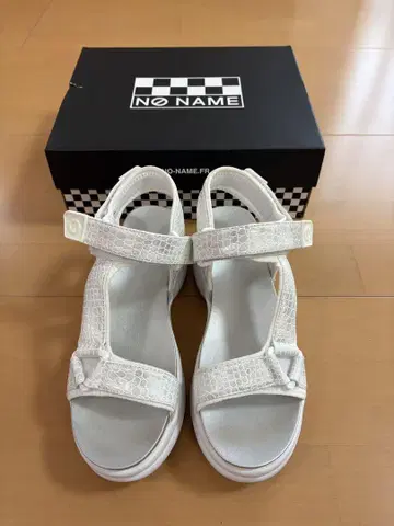 NO NAME 노네임 통굽 샌들 콘크리트 화이트 24.5cm