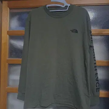 THE NORTH FACE 긴팔 티셔츠 올리브