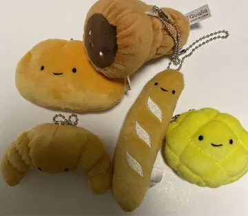 qualia 니코리노 빵 봉제 인형