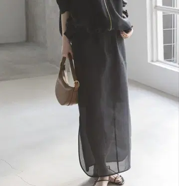 노블 시어 스커트