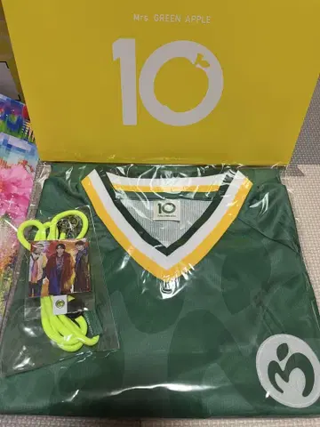 Mrs. GREEN APPLE 10주년 기념 티셔츠 & 스마트폰 스트랩
