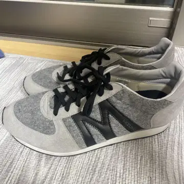 MIZUNO 미즈노 MR1 스니커즈 그레이