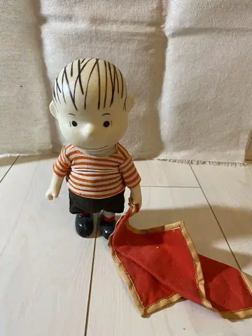 Determined 1968년 포켓 인형 라이너스 담요 부착