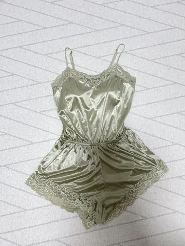 RAVIJOUR 올리브 그린 룸웨어