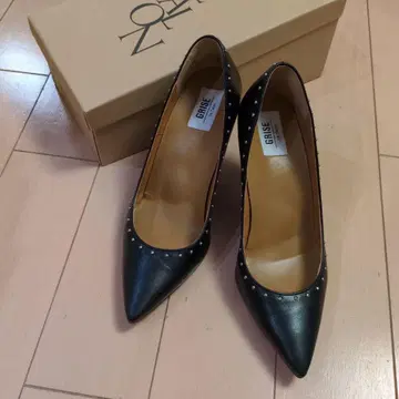 GRISE 블랙 스틸레토 하이힐