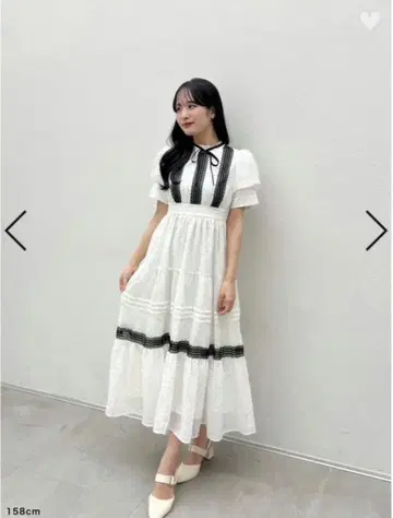 안미르 레이스 라인 도트 원피스