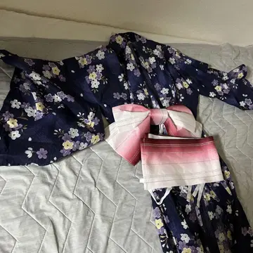 꽃무늬 유카타 네이비 컬러