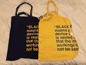 BLACX BOX 백 a machine