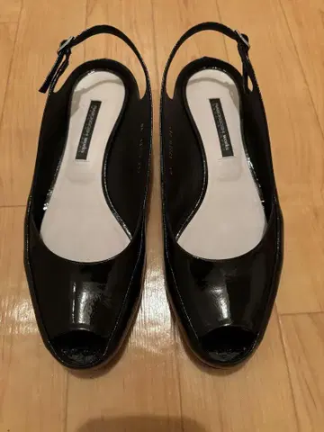 블랙 샌들