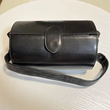 블랙 가죽 핸드백