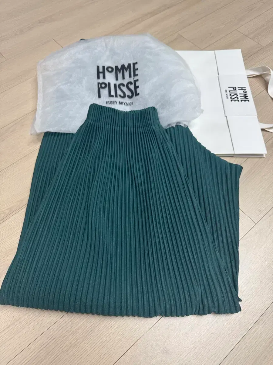 Issey Miyake Homme Plissé Jogger Pants Green Size 2