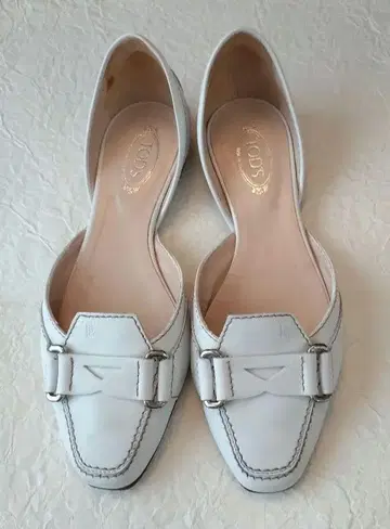 TOD'S 화이트 플랫 슈즈 35