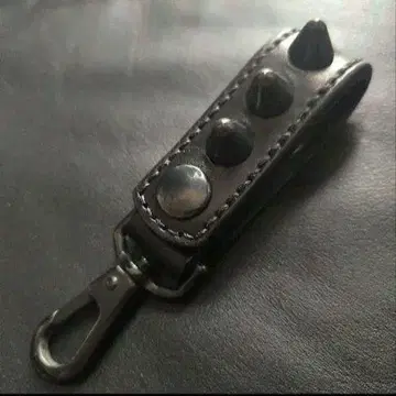 톨 콘 가죽 벨트 루프 키링 블랙