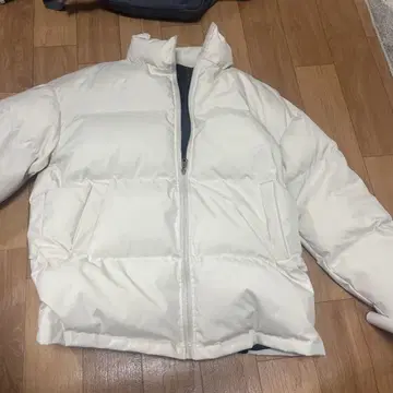 화이트 다운 자켓