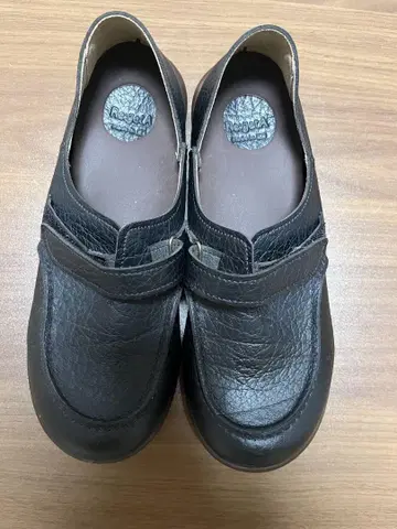 새상품급 리게타 원벨트 모카신 로퍼 가죽 블랙