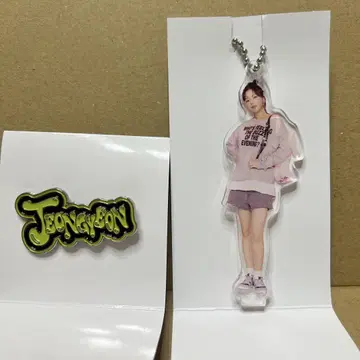 TWICE 랜덤 아크릴 스탠드 & 랜덤 핑 배치 (정연)