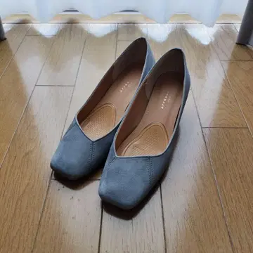 AFFRANCHIE 스웨이드풍 그레이 힐 펌프스 23.5cm