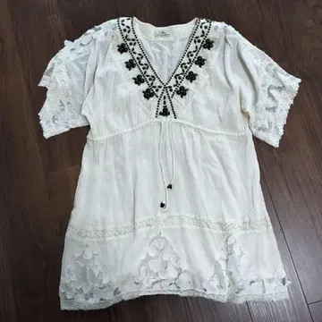 그레이스 콘티넨탈 코튼 레이스 튜닉 메탈 비쥬