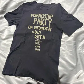 FRIENDSHIP PARTY 티셔츠