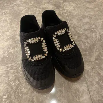 Size 37 Roger Vivier 블랙 스니커즈