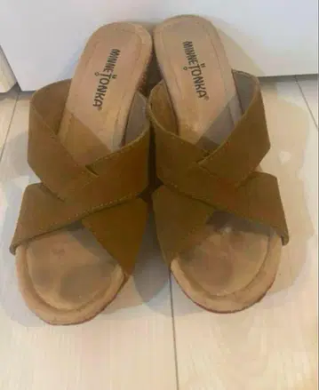 미네통카 MINNETONKA 웨지 샌들 23.5