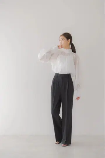 regleam 투 턱 벨트 팬츠 다크 그레이 XS
