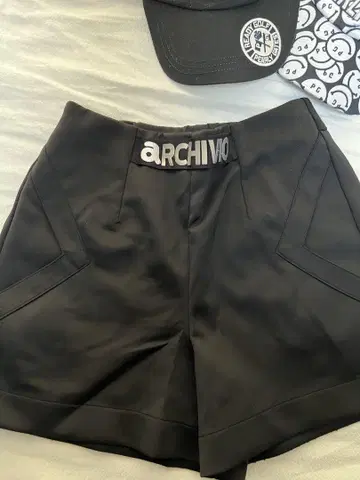 ARCHIVIO 블랙 숏 팬츠 UV 차단