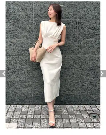 anuans 화이트 형태 턱 내로우 원피스