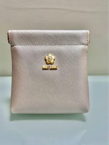 새상품 MARY QUANT 실버 스프링 입구 파우치
