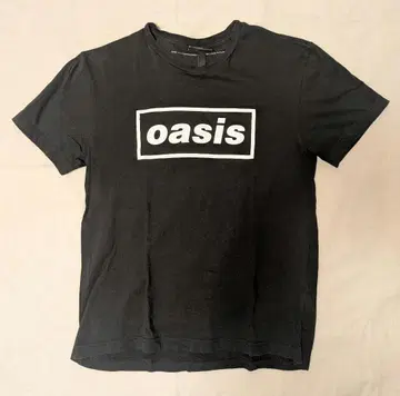 H&M oasis 로고 블랙 티셔츠 EUR S
