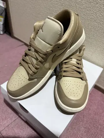 WMNS AIR JORDAN 1 LOW 9.5 베이지